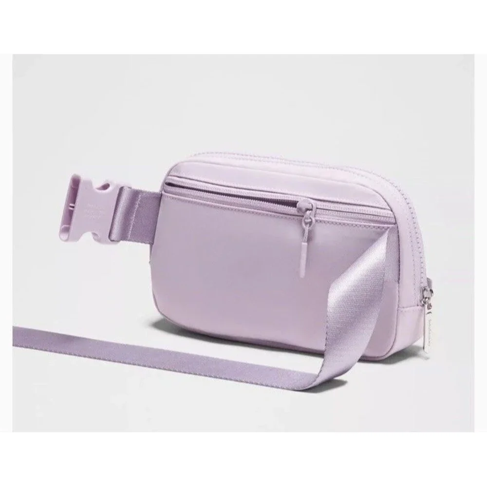 Lululemon Everywhere Women's Belt Bag - Lilac